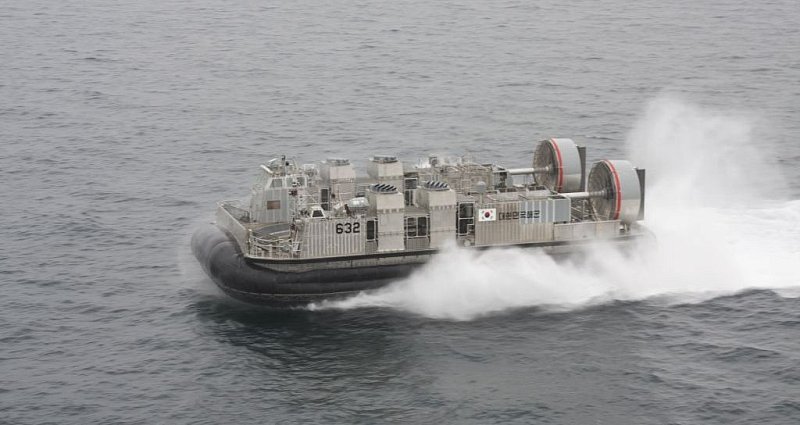 Быстроходный десантный катер на воздушной подушке класса LSF-II, Южная Корея